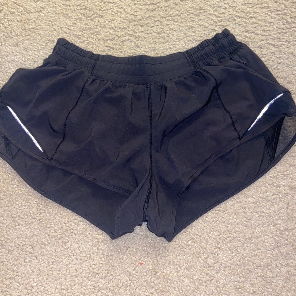 Lululemon Hotty Hot Shorts 2.5”